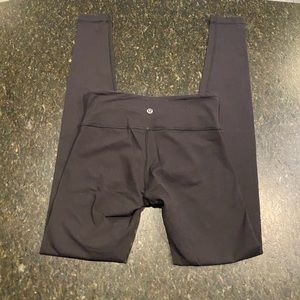 Lululemon Wunder Under Leggings!!